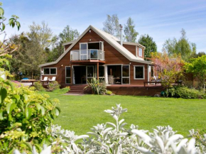 Riverstone House - Turangi Holiday Home